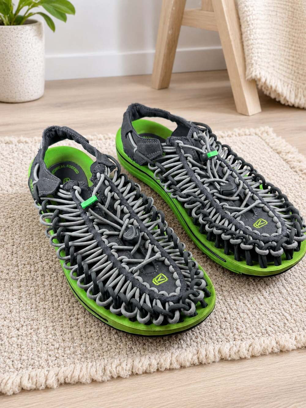 KEEN Uneek Men’s 10.5 Gray Green Cord Bungee Sport Sandals Water Shoes EU 44